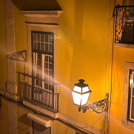 Incroyable Vue Sur Le Pantheon Dans L'alfama