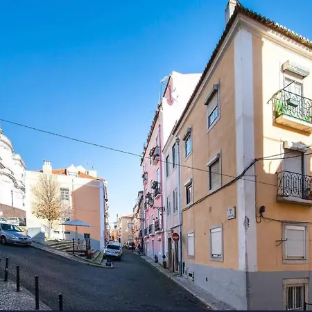 Incroyable Vue Sur Le Pantheon Dans L'alfama リスボン